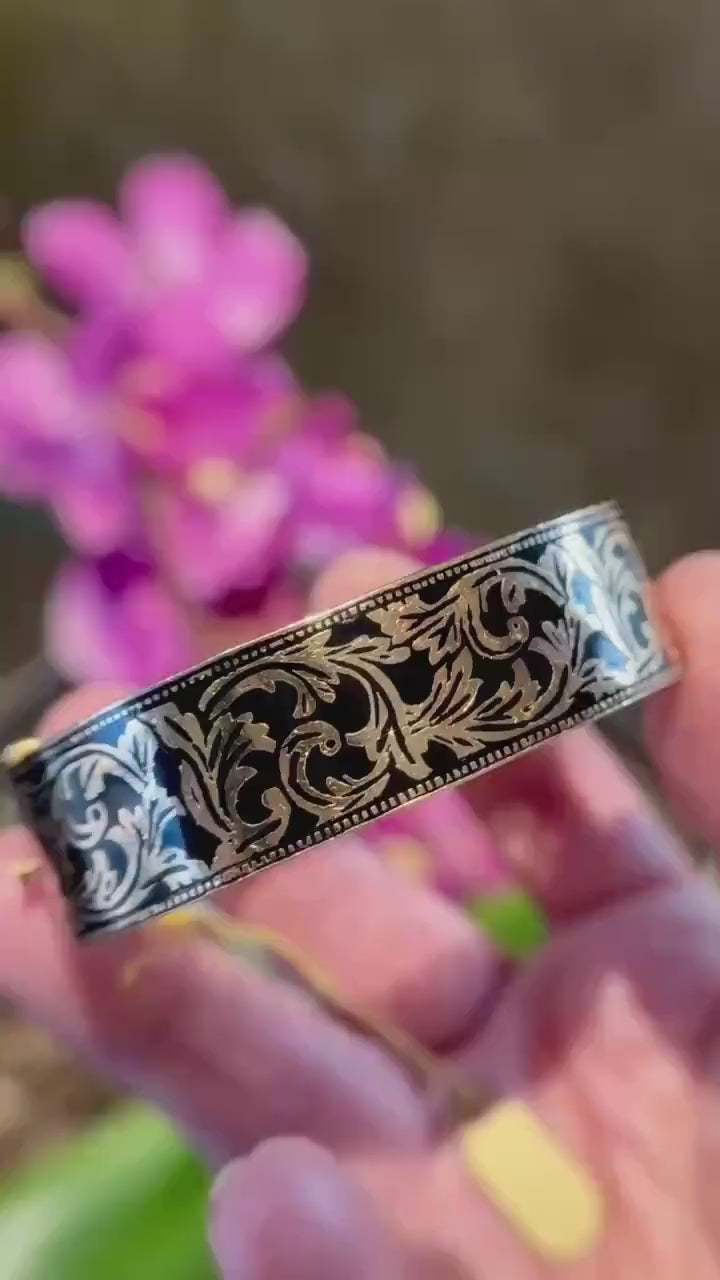 Antique Solid 14K Victorian Enameled Hinged Bangle Bracelet Mint Condition